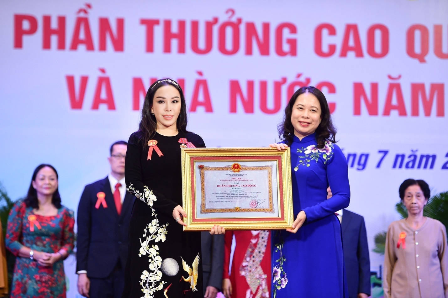 PCT Tập đoàn KN Holdings được tặng Huân chương Lao động hạng Nhất