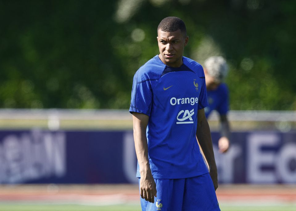 Nhiều đồng đội tỏ ra ch&aacute;n ngấy Mbappe sau lời ch&ecirc; tr&aacute;ch PSG - Ảnh 1.