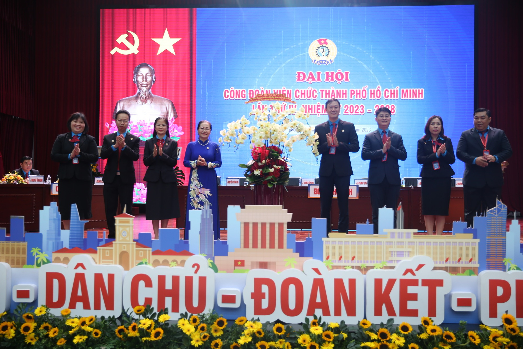 Cán bộ Công đoàn phải dám nghĩ, dám làm - Ảnh 2.