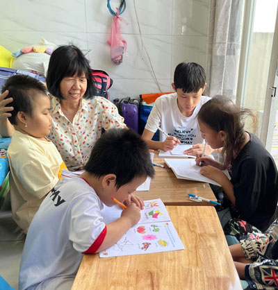 Toàn tâm toàn ý dạy học cho bệnh nhi ung thư