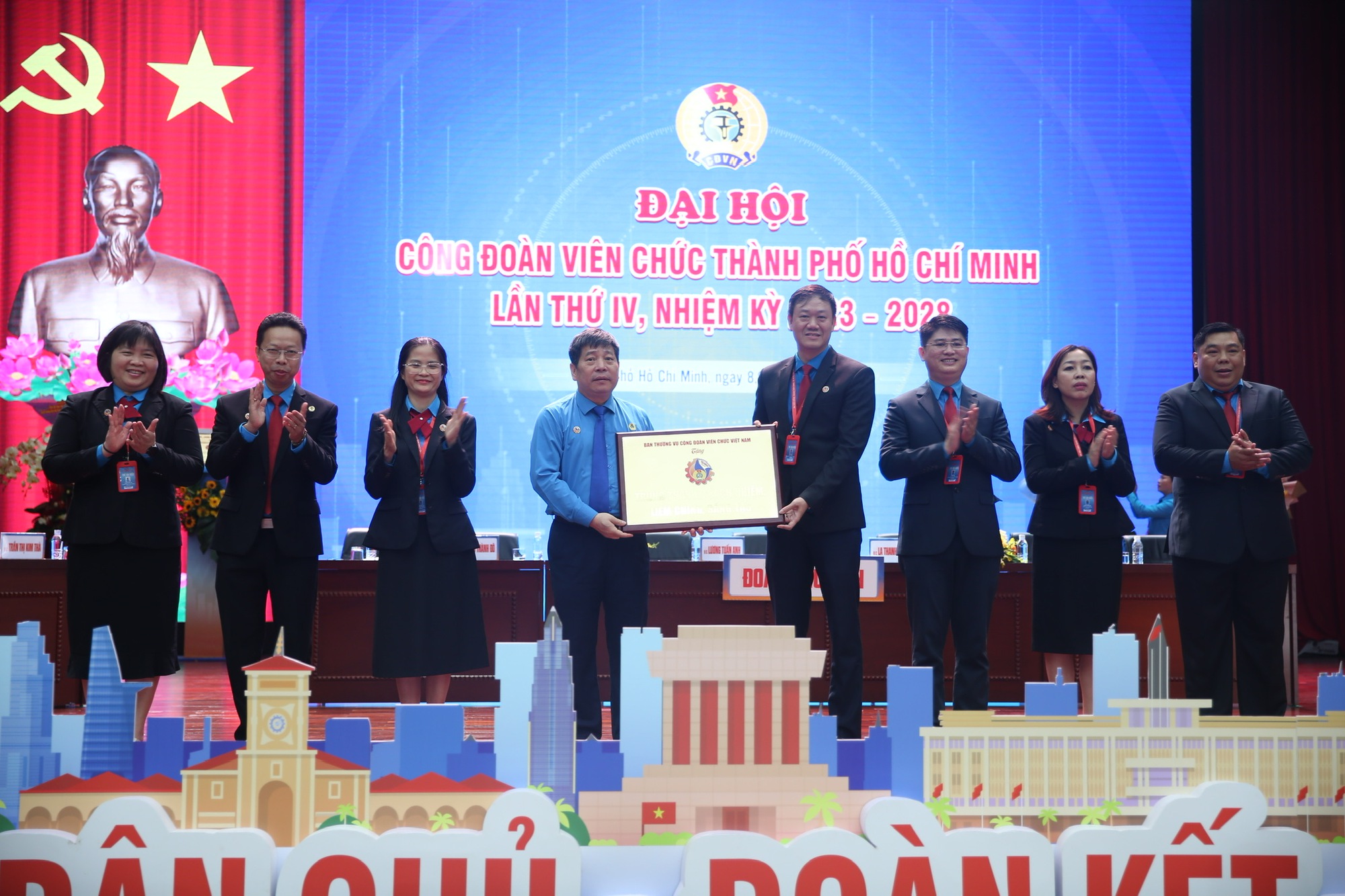 Cán bộ Công đoàn phải dám nghĩ, dám làm - Ảnh 3.