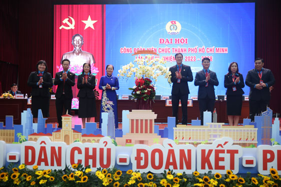 Cán bộ Công đoàn phải nêu cao tinh thần tiên phong - Ảnh 1.