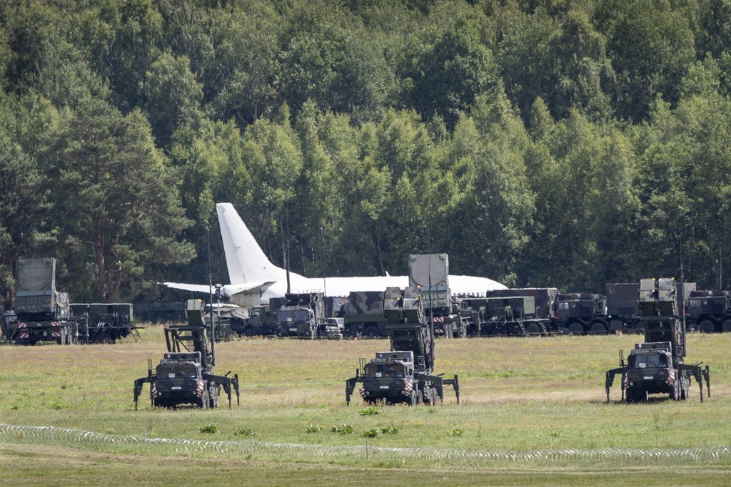 Họp s&aacute;t sườn Belarus, Nga, NATO biến Lithuania th&agrave;nh ph&aacute;o đ&agrave;i - Ảnh 2.