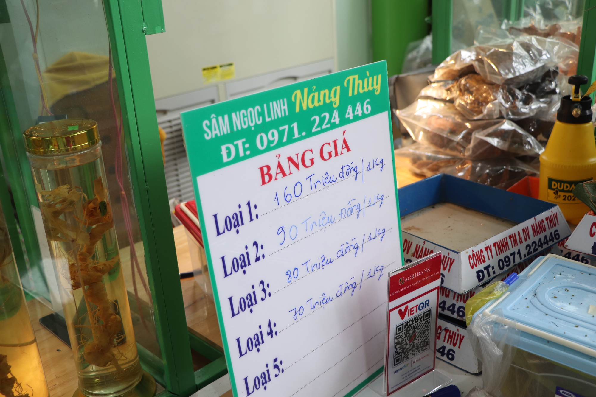 VIDEO: 160 triệu đồng/kg sâm Ngọc Linh, cách nào phân biệt thật, giả? - Ảnh 7.