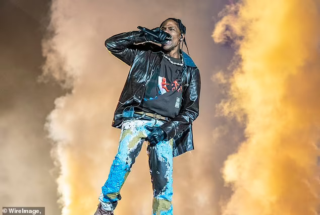 Travis Scott bị luật sư nạn nh&acirc;n giẫm đạp 9 tuổi chỉ tr&iacute;ch - Ảnh 1.