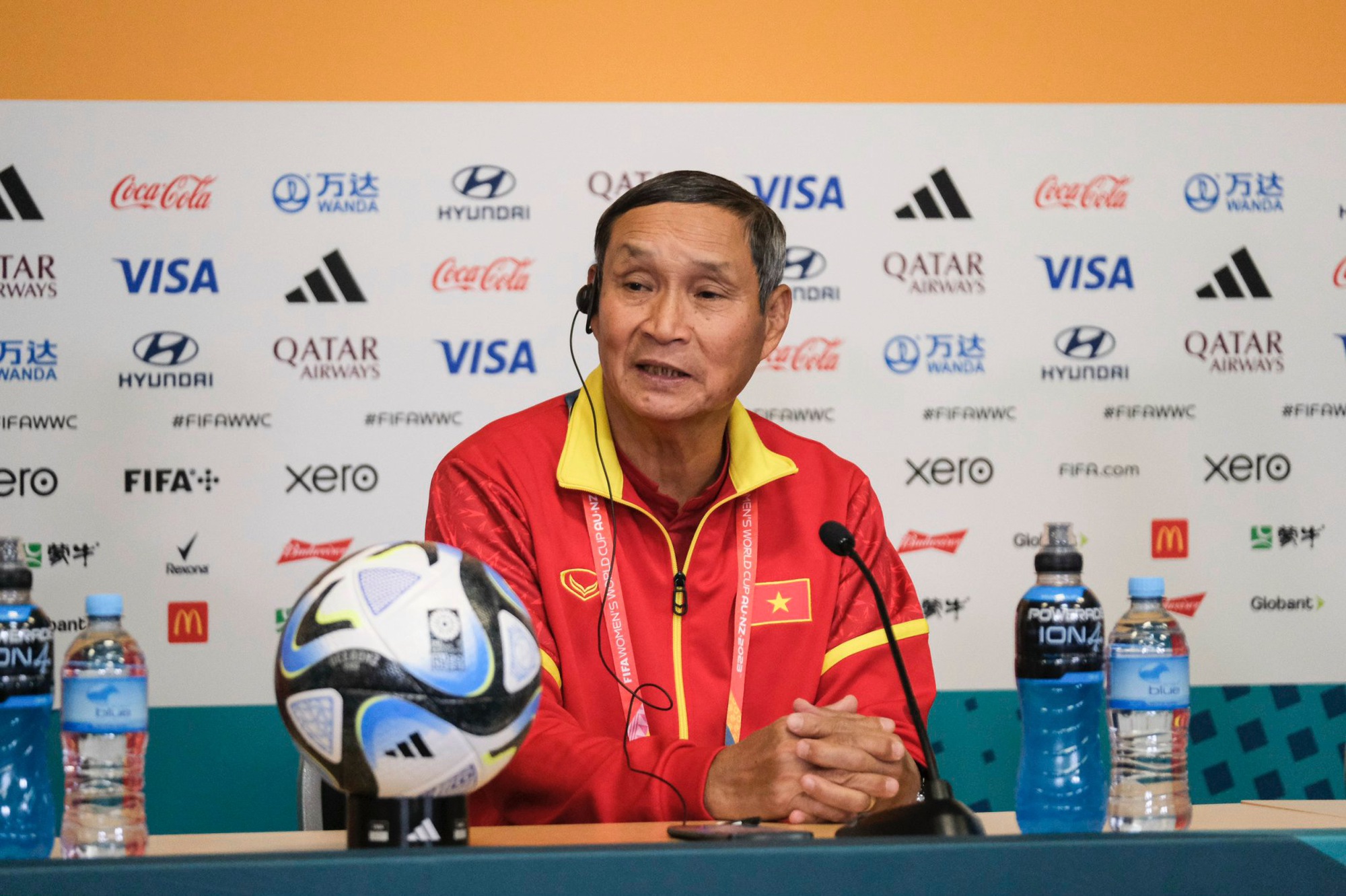 HLV Mai Đức Chung: "Quyết tâm cao vẫn không thể khỏa lấp trình độ"