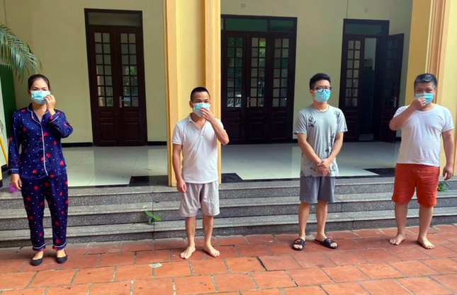 D&ugrave;ng tư liệu t&aacute;c nghiệp tống tiền nữ hiệu trưởng trường tiểu học 180 triệu đồng