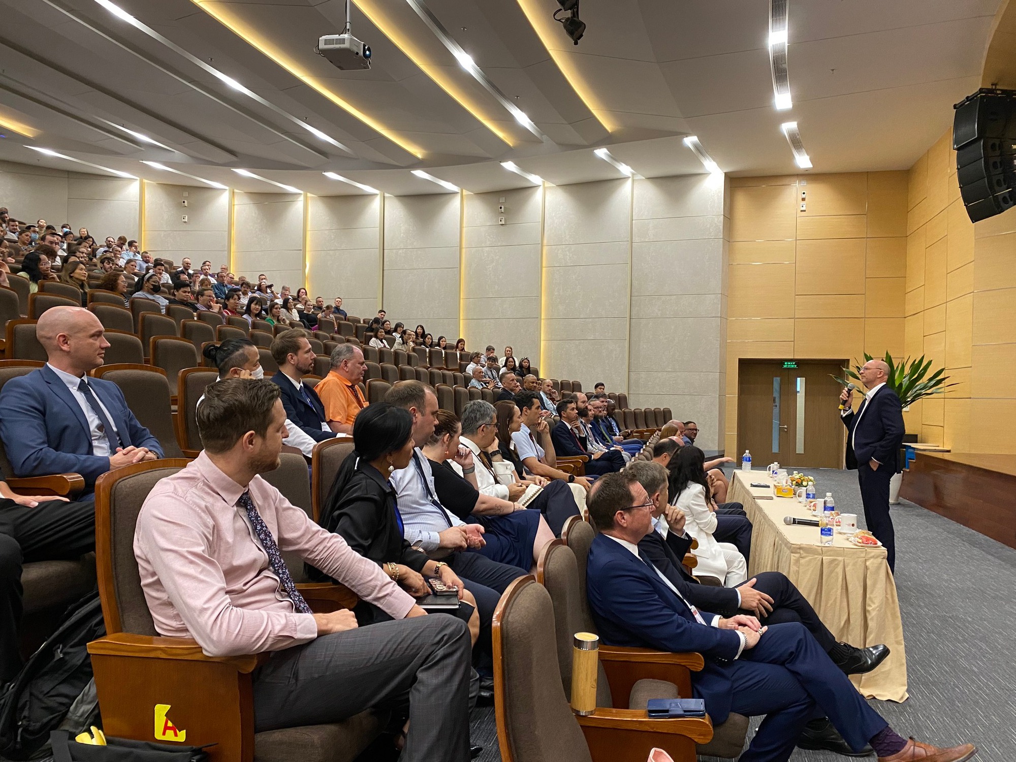 TP HCM: &Iacute;t c&oacute; trường ngo&agrave;i c&ocirc;ng lập thực hiện tập huấn SGK cho gi&aacute;o vi&ecirc;n - Ảnh 1.
