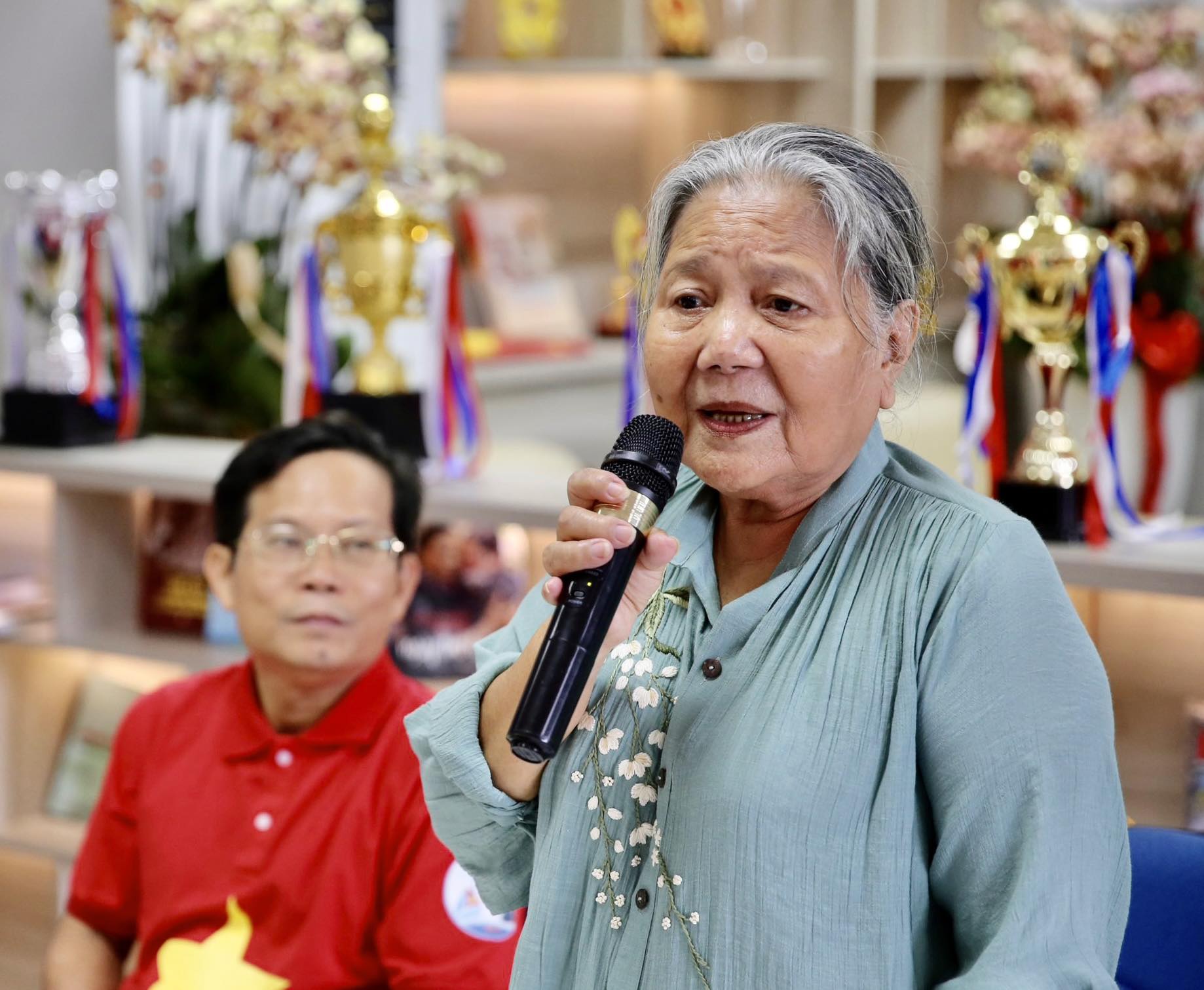 Kh&ocirc;ng gian Văn h&oacute;a Hồ Ch&iacute; Minh tại B&aacute;o Người Lao Động: NSƯT L&ecirc; Thiện kể chuyện gặp B&aacute;c - Ảnh 3.