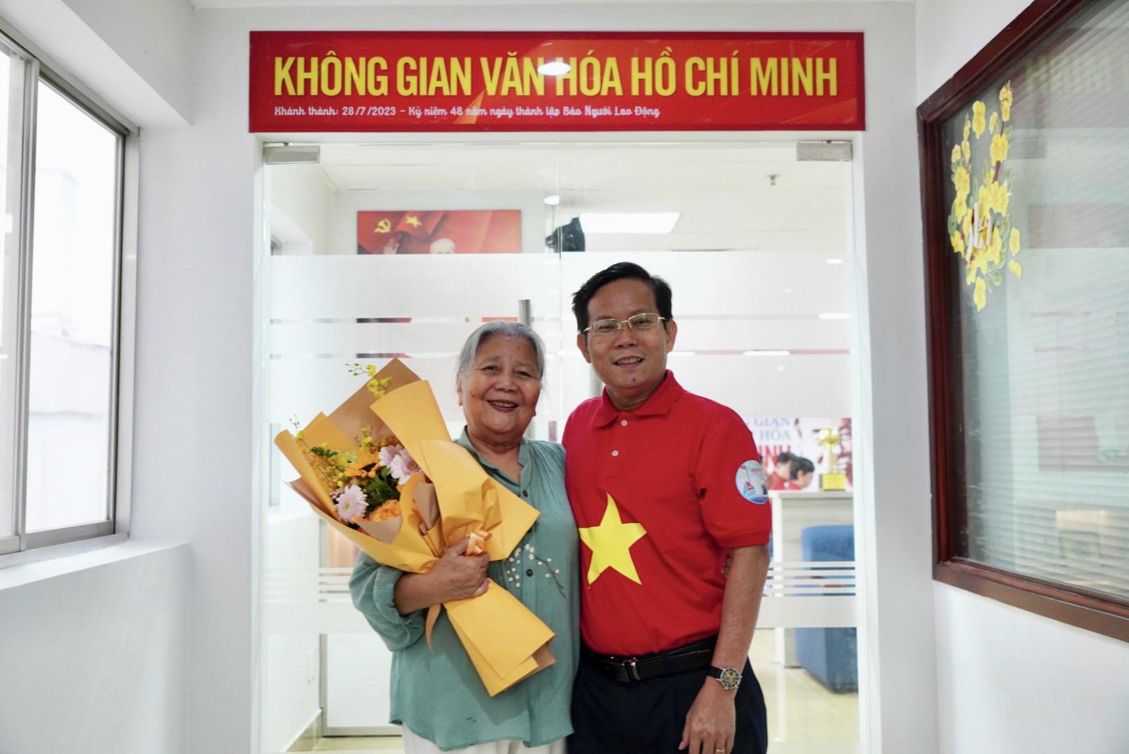 Kh&ocirc;ng gian Văn h&oacute;a Hồ Ch&iacute; Minh tại B&aacute;o Người Lao Động: NSƯT L&ecirc; Thiện kể chuyện gặp B&aacute;c - Ảnh 2.