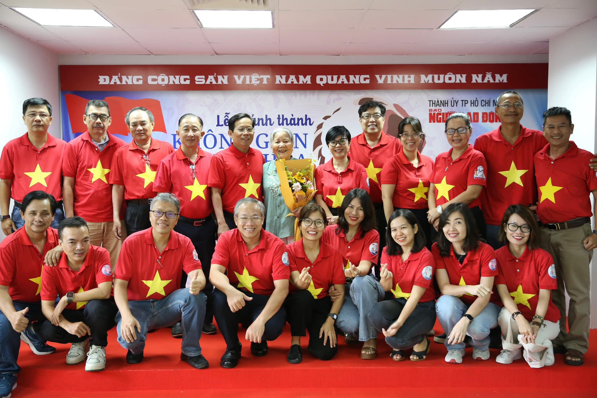 Kh&ocirc;ng gian Văn h&oacute;a Hồ Ch&iacute; Minh tại B&aacute;o Người Lao Động: NSƯT L&ecirc; Thiện kể chuyện gặp B&aacute;c - Ảnh 5.