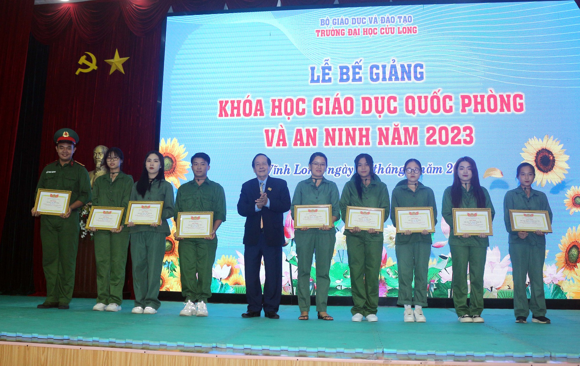 Trường ĐH Cửu Long bế giảng kh&oacute;a học trải nghiệm đặc biệt - Ảnh 5.