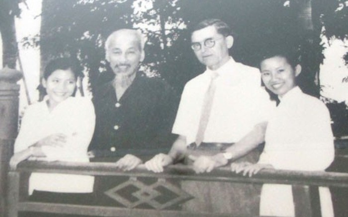 Kh&ocirc;ng gian Văn h&oacute;a Hồ Ch&iacute; Minh tại B&aacute;o Người Lao Động: NSƯT L&ecirc; Thiện kể chuyện gặp B&aacute;c - Ảnh 6.