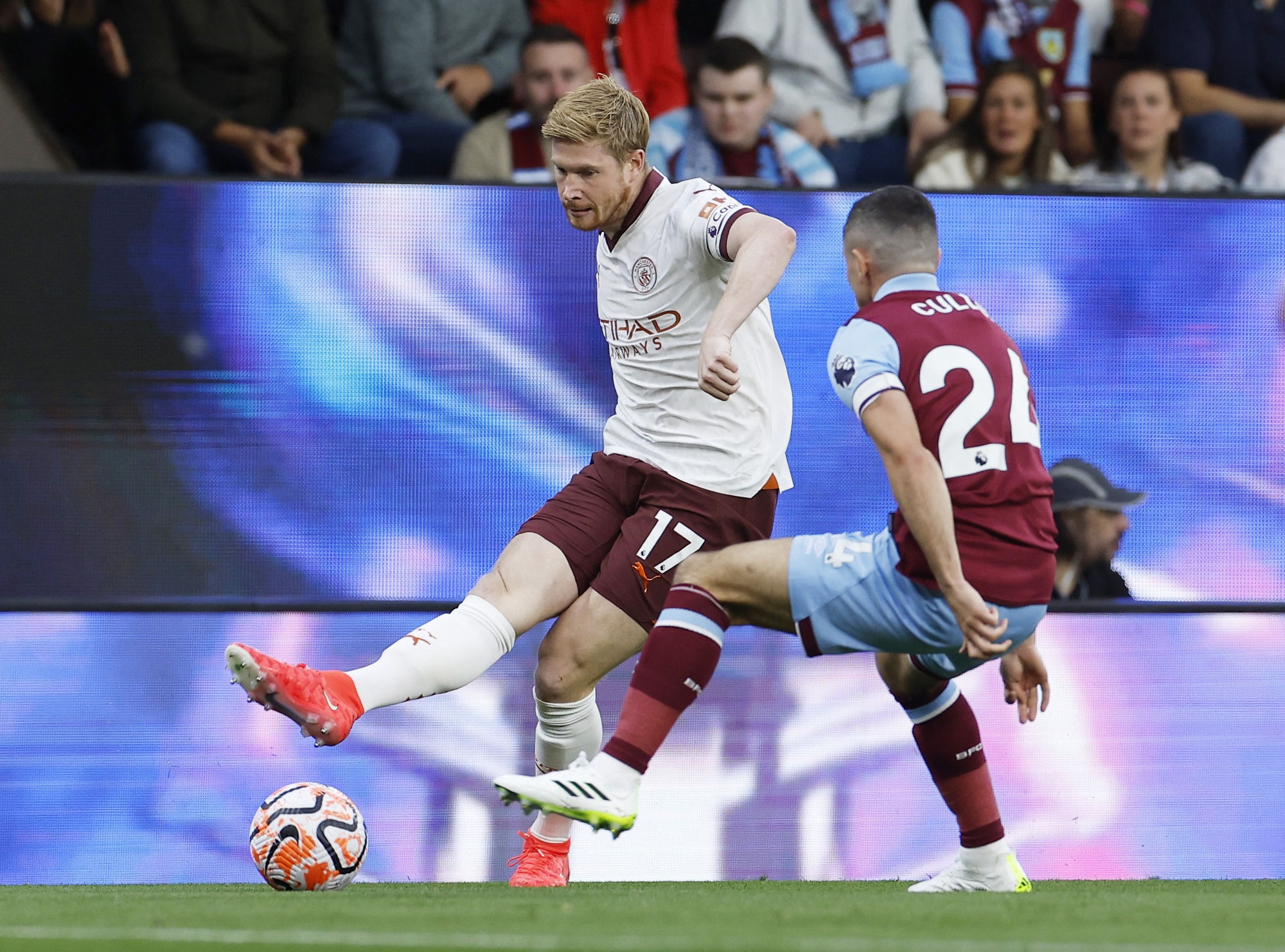 Haaland lập cú đúp, Man City thắng dễ tân binh Burnley ngày khai mạc Ngoại hạng - Ảnh 3.