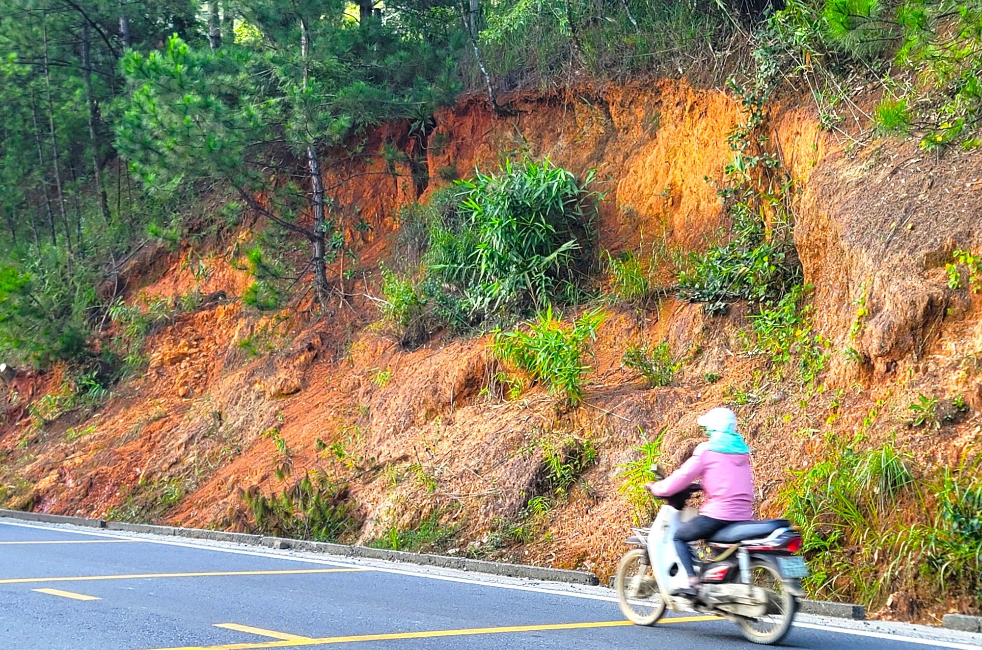 Những "điểm đen" nguy cơ sạt lở trên cung đèo cửa ngõ Đà Lạt