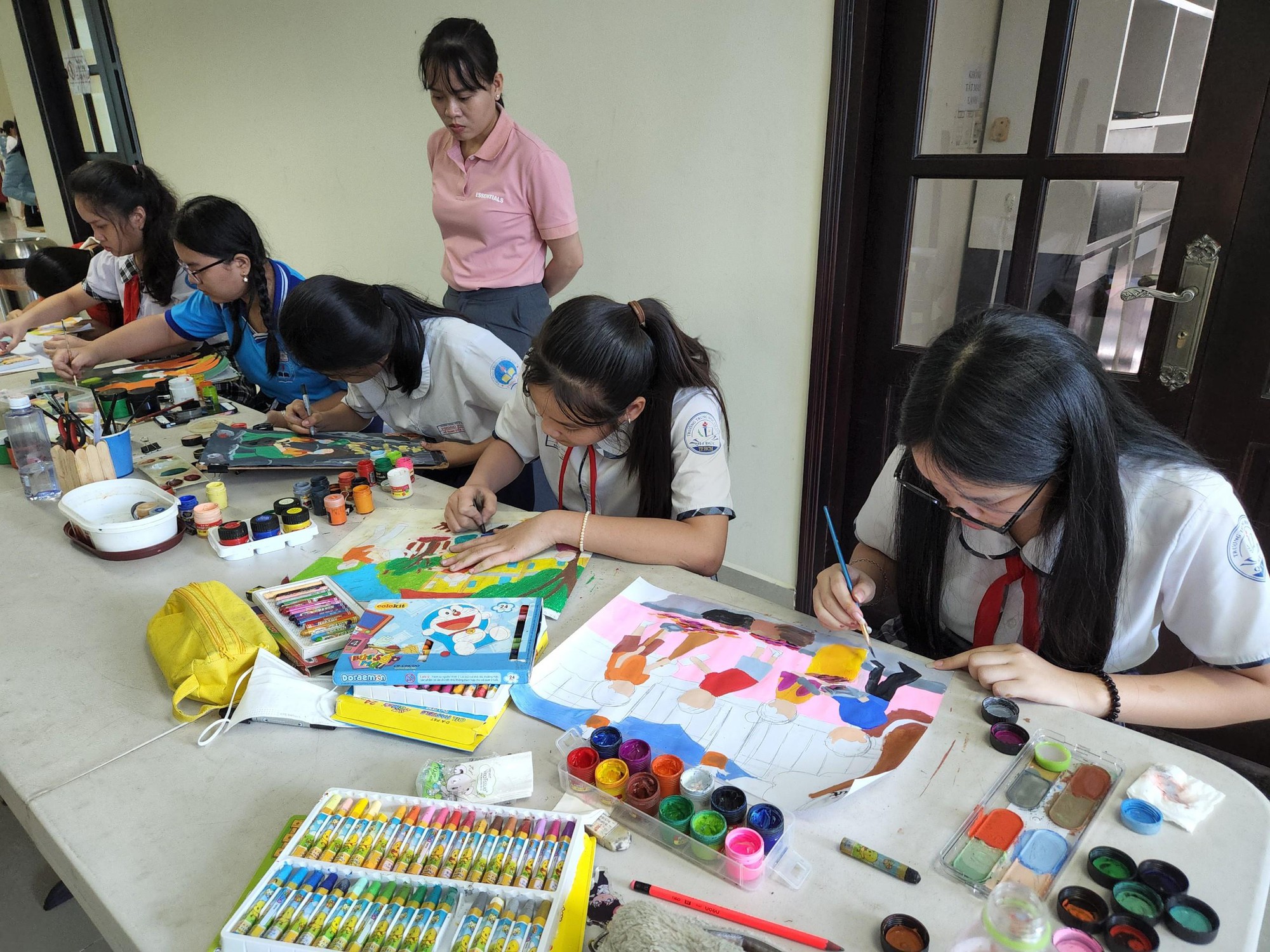 Thanh thiếu ni&ecirc;n B&igrave;nh Ch&aacute;nh V&igrave; m&ocirc;i trường sạch, xanh v&agrave; th&acirc;n thiện - Ảnh 1.