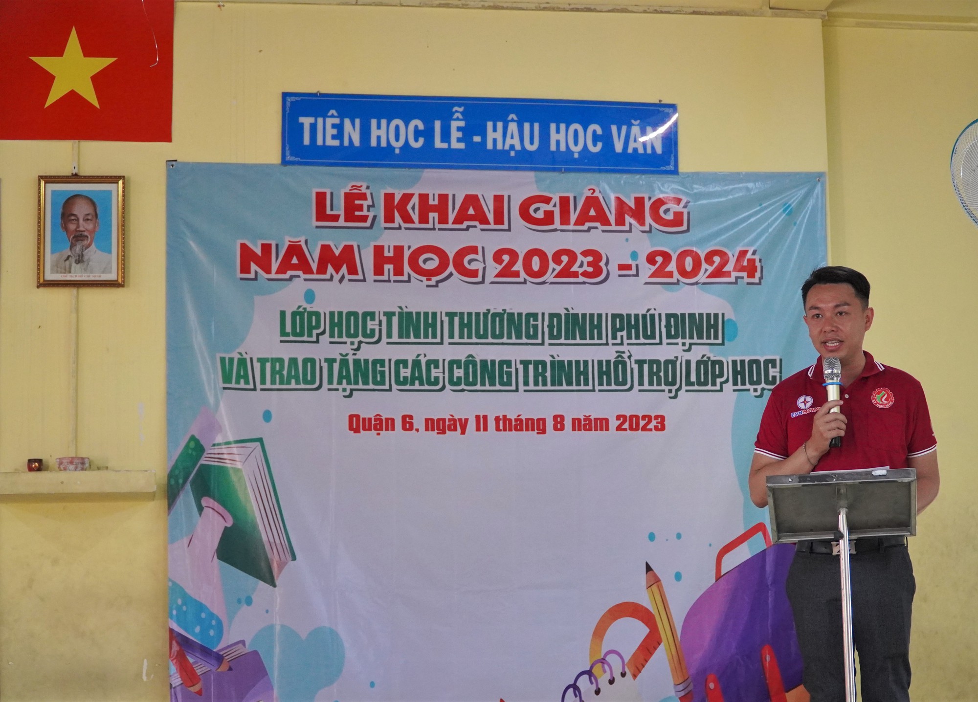 Khai giảng lớp học t&igrave;nh thương cho học sinh c&oacute; ho&agrave;n cảnh kh&oacute; khăn - Ảnh 2.