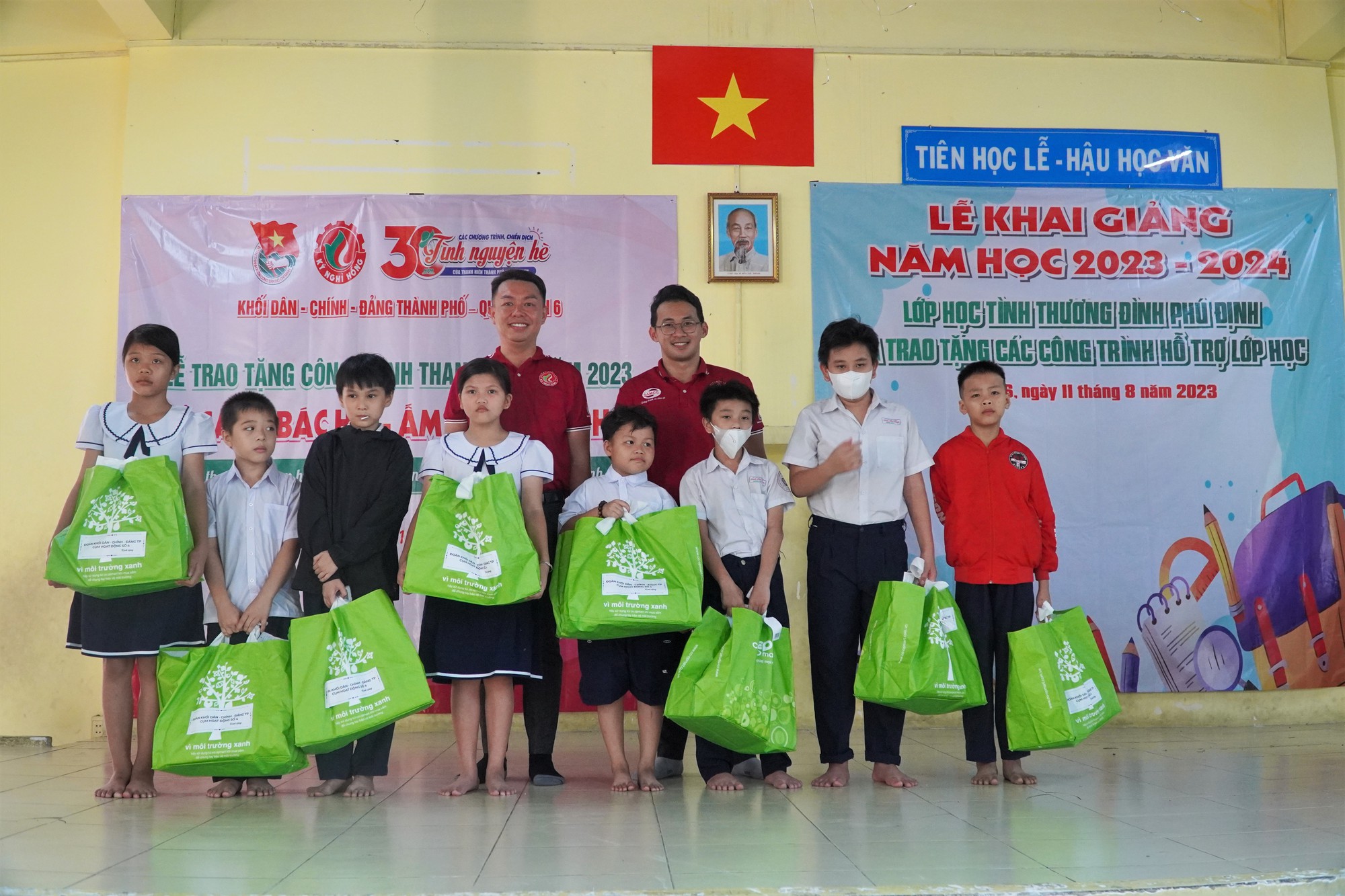 Khai giảng lớp học tình thương cho học sinh có hoàn cảnh khó khăn