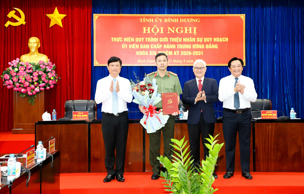 B&igrave;nh Dương giới thiệu nh&acirc;n sự quy hoạch Ban Chấp h&agrave;nh Trung ương Đảng - Ảnh 2.