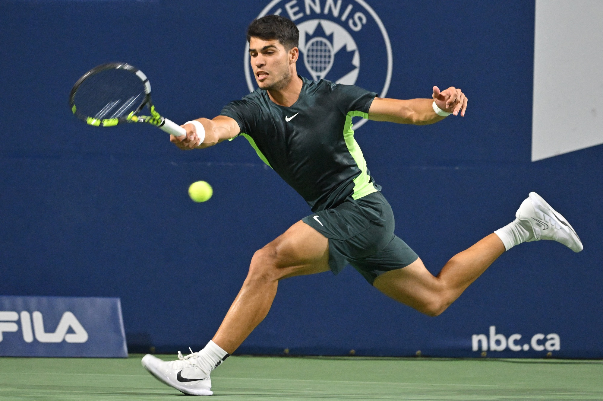 Sớm dừng bước ở Canada mở rộng, Alcaraz vẫn kịp gia tăng khoảng c&aacute;ch với Djokovic - Ảnh 2.