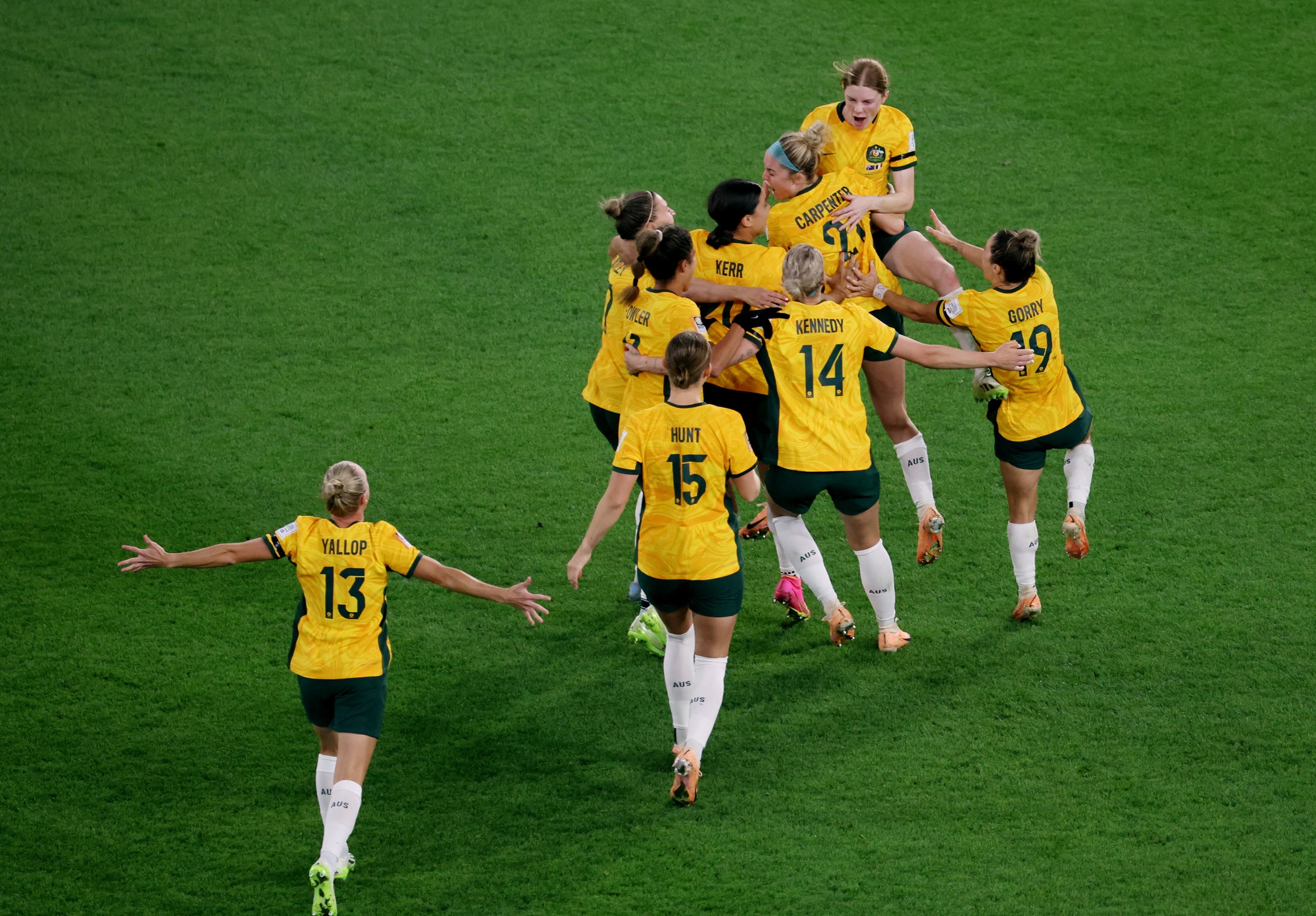 Hạ Ph&aacute;p sau loạt 11 m nghẹt thở, &Uacute;c lần đầu v&agrave;o b&aacute;n kết World Cup nữ - Ảnh 5.
