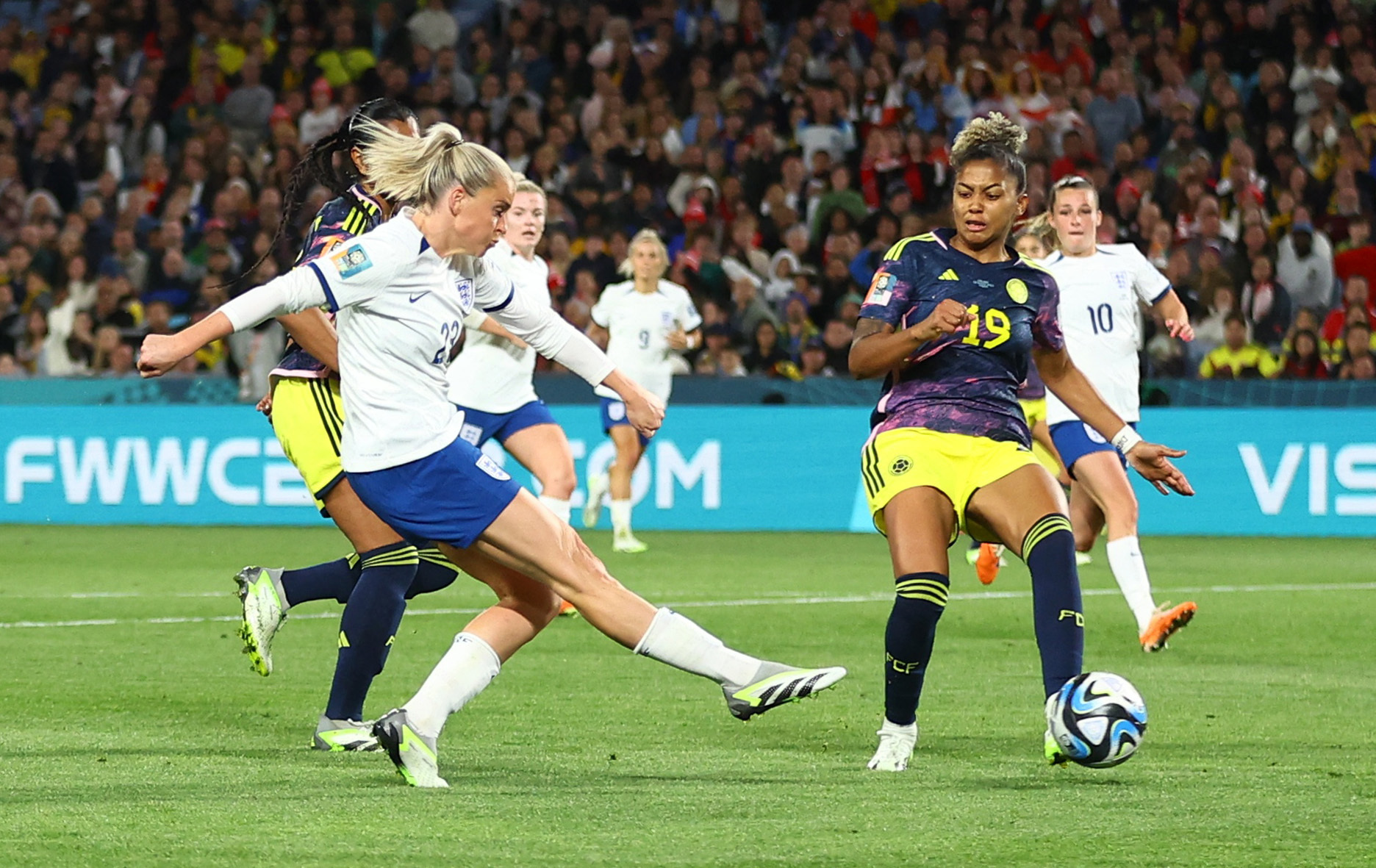 World Cup nữ 2023: Ngược d&ograve;ng thắng Colombia, tuyển Anh duy tr&igrave; tham vọng v&ocirc; địch - Ảnh 4.
