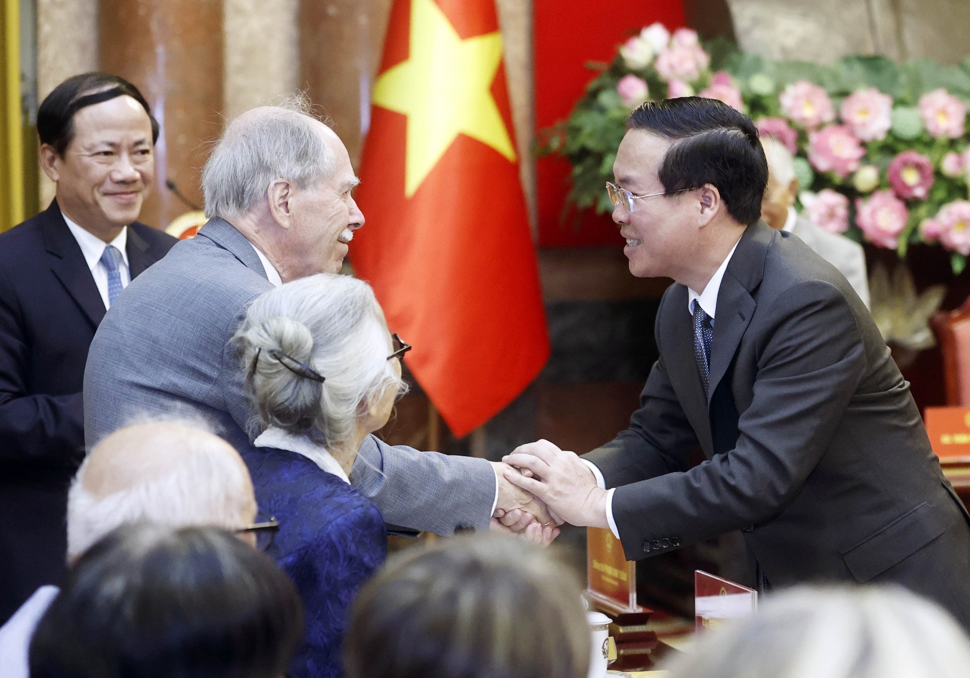 X&acirc;y dựng đội ngũ tr&iacute; thức l&agrave; đầu tư cho ph&aacute;t triển