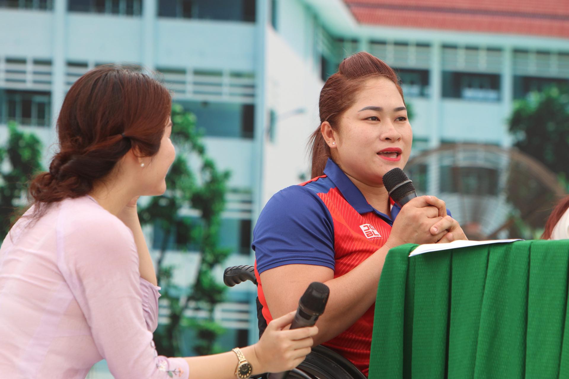 Giao lưu quan điểm sống với học sinh: Không có nghề nào tầm thường! - Ảnh 6.