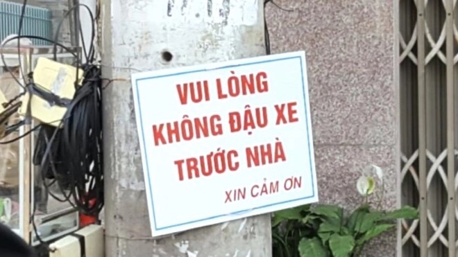 Bắt chủ nhà cùng 1 người đuổi đánh tài xế đậu xe trước cửa nhà