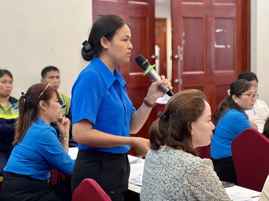 Hạn chế r&uacute;t BHXH một lần: Người lao động &ldquo;n&eacute;&rdquo; bảo hiểm, doanh nghiệp lo thiếu người - Ảnh 1.