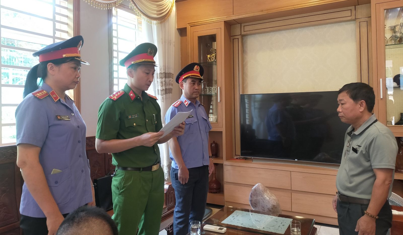 B&iacute; thư huyện ở Thanh H&oacute;a bị bắt về tội g&igrave;? - Ảnh 3.