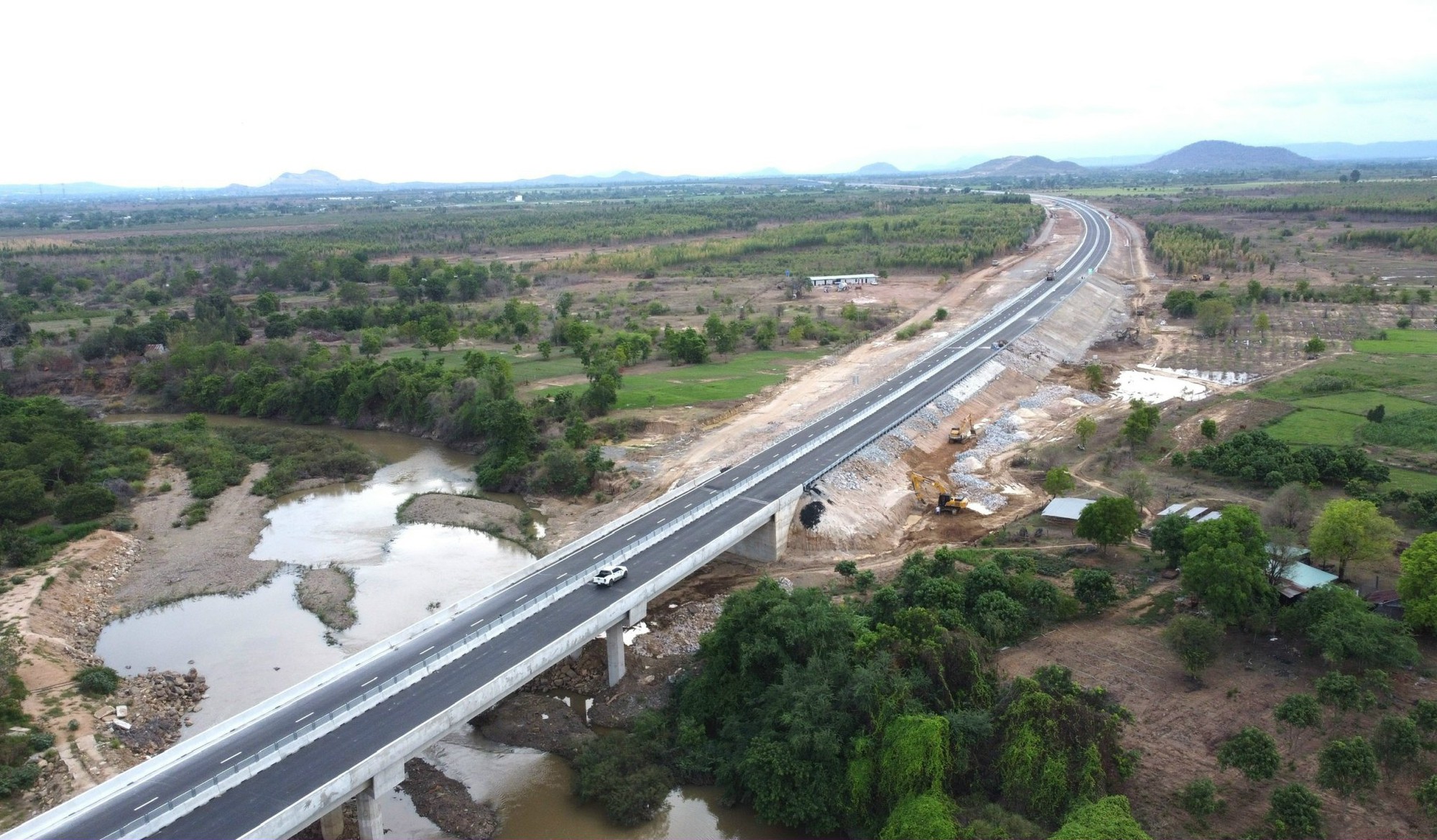 Cân nhắc thu phí đường cao tốc nhà nước đầu tư