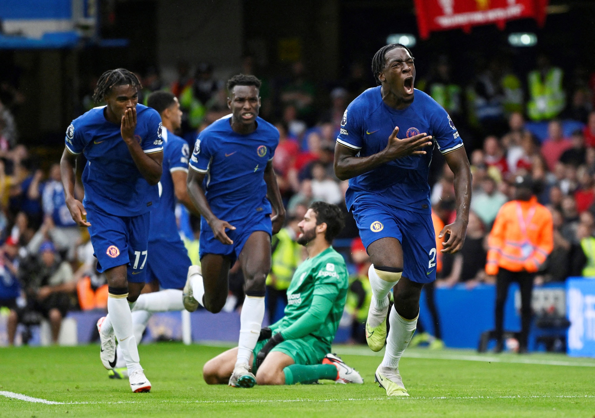 Chia điểm đại chiến, Chelsea v&agrave; Liverpool phiền muộn v&igrave; ... VAR - Ảnh 5.