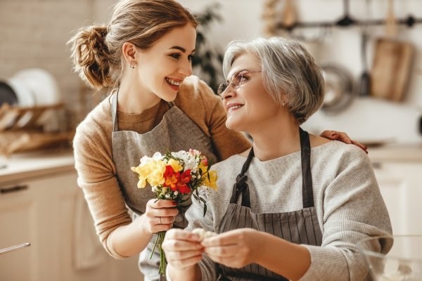Sống chung với mẹ chồng kh&oacute; t&iacute;nh: Kh&ocirc;ng hẳn l&agrave; bế tắc - Ảnh 2.
