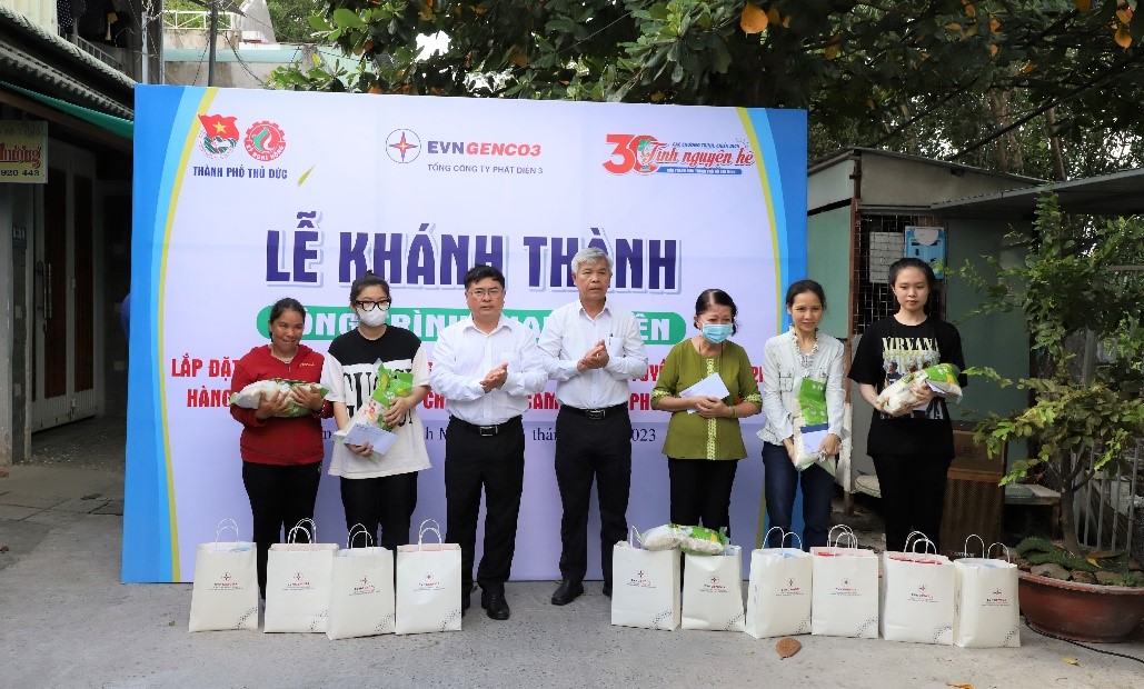 Tổng c&ocirc;ng ty Ph&aacute;t điện 3 b&agrave;n giao c&aacute;c c&ocirc;ng tr&igrave;nh thanh ni&ecirc;n - Ảnh 2.
