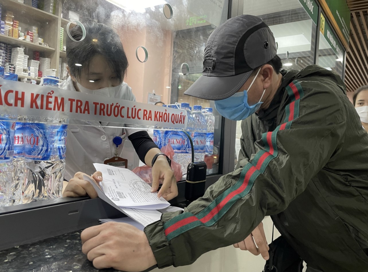 Chấm dứt "loạn" giá khám chữa bệnh theo yêu cầu