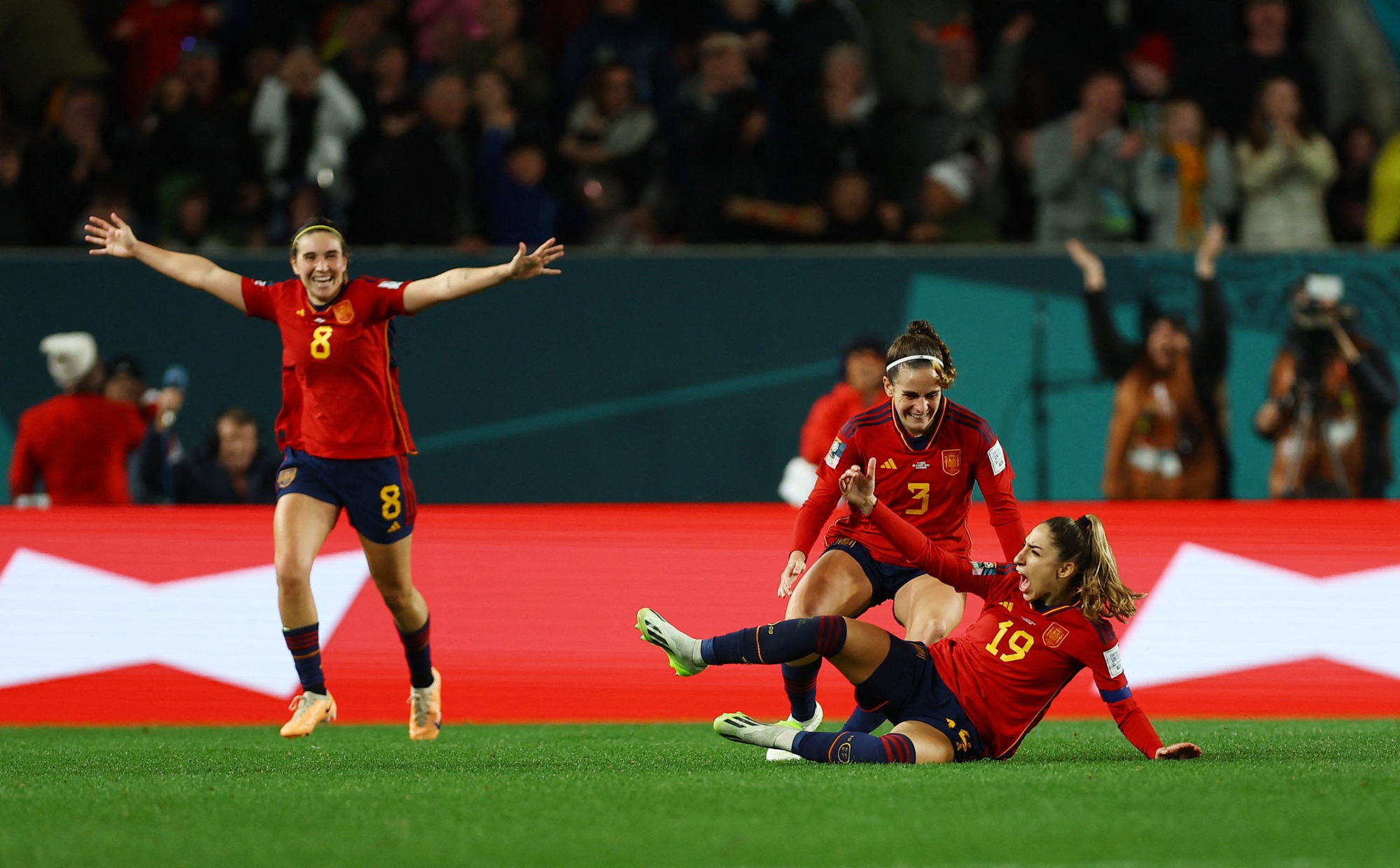 World Cup nữ 2023: 10 ph&uacute;t cuối b&ugrave;ng nổ, T&acirc;y Ban Nha lần đầu v&agrave;o chung kết - Ảnh 5.