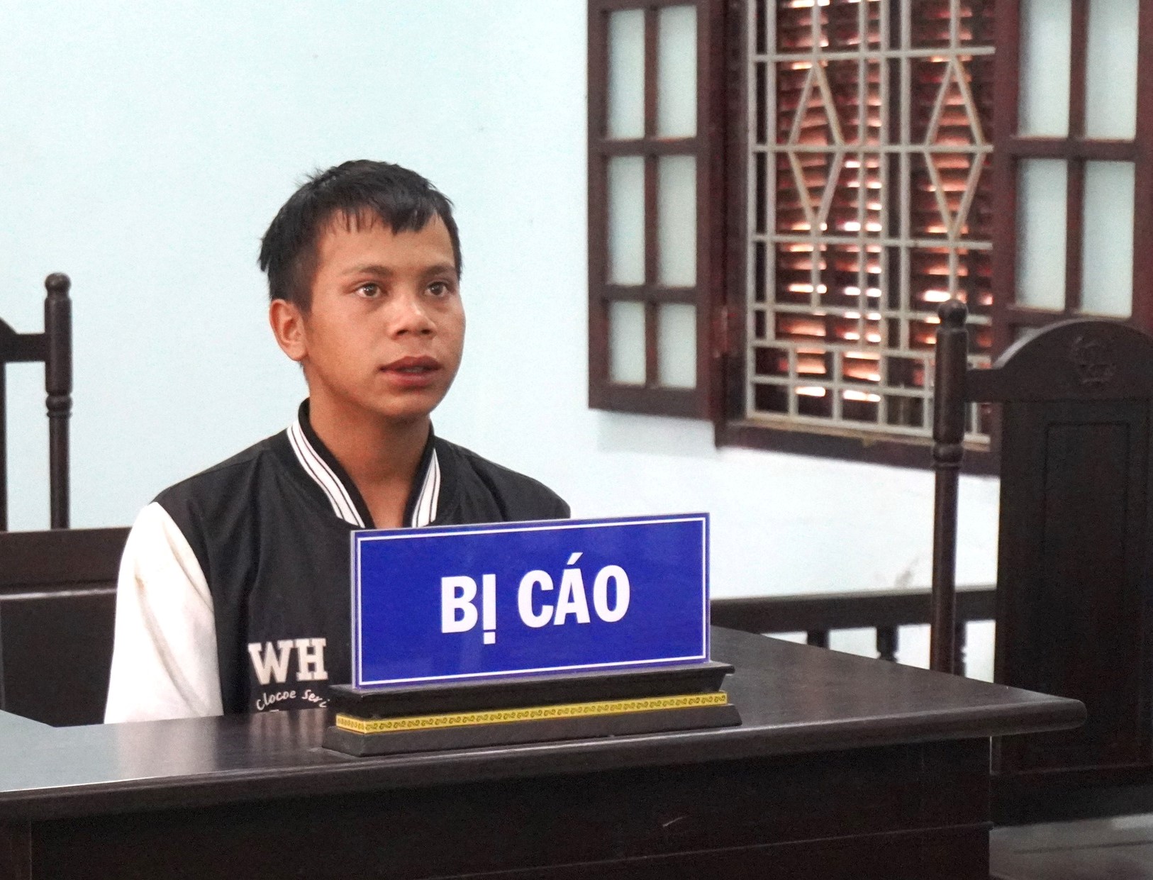 Trộm 8 cây sâm Ngọc Linh đổi lấy 2 điện thoại