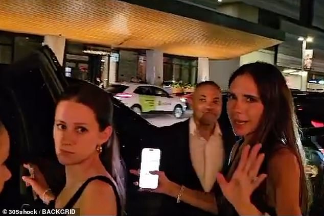 Bữa ăn tối của gia đình Messi, Beckham gián đoạn với một người khách bị thương