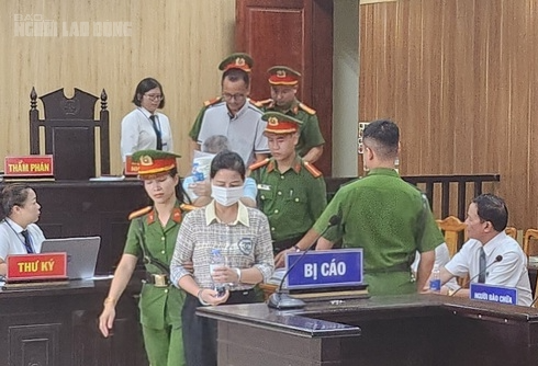 Cựu giám đốc Sở GD-ĐT Thanh Hóa khai do "thiếu hiểu biết và tin tưởng cấp dưới" nên ký