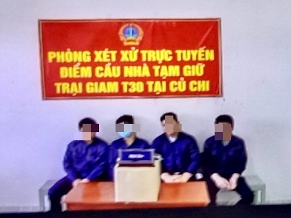 4 gã "choai choai" dùng súng nhựa cướp tài sản của phụ nữ