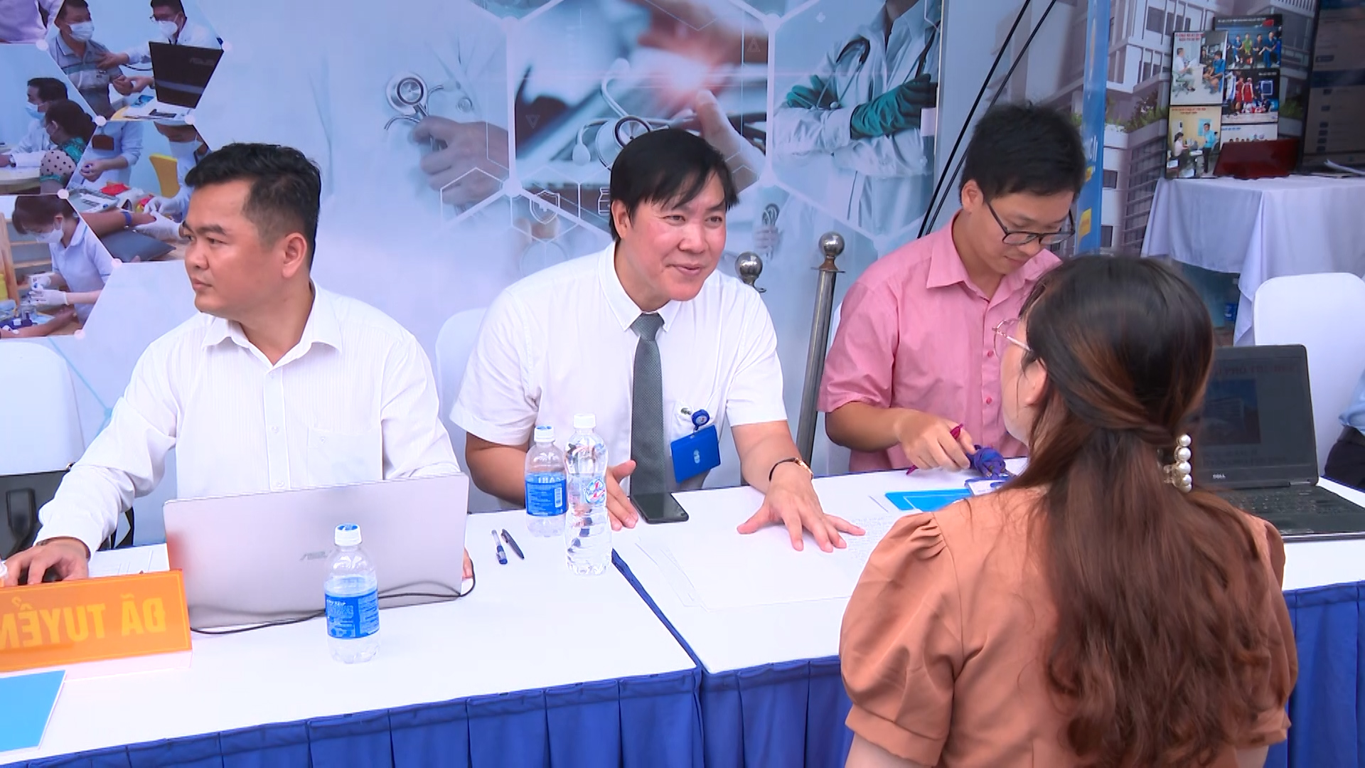 Bệnh viện nào tuyển được nhiều bác sĩ nhất tại ngày hội việc làm?