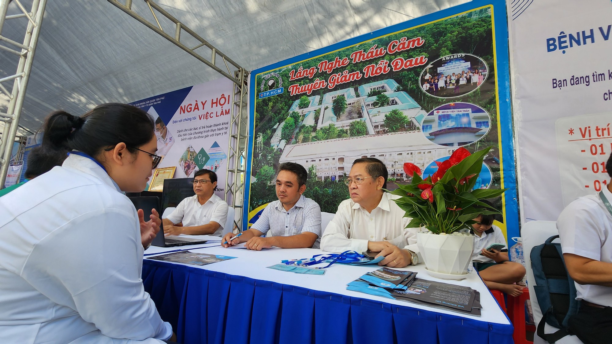Lời nhắn nhủ của Bí thư Nguyễn Văn Nên đến các bác sĩ trẻ - Ảnh 5.