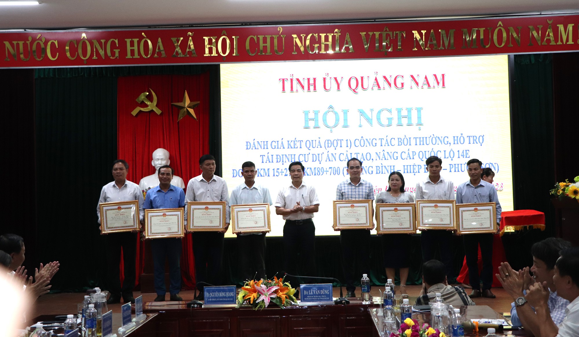 Ph&oacute; B&iacute; thư Tỉnh ủy Quảng Nam: Đừng để đường l&agrave;m xong m&agrave; điện th&igrave; tối thui! - Ảnh 7.