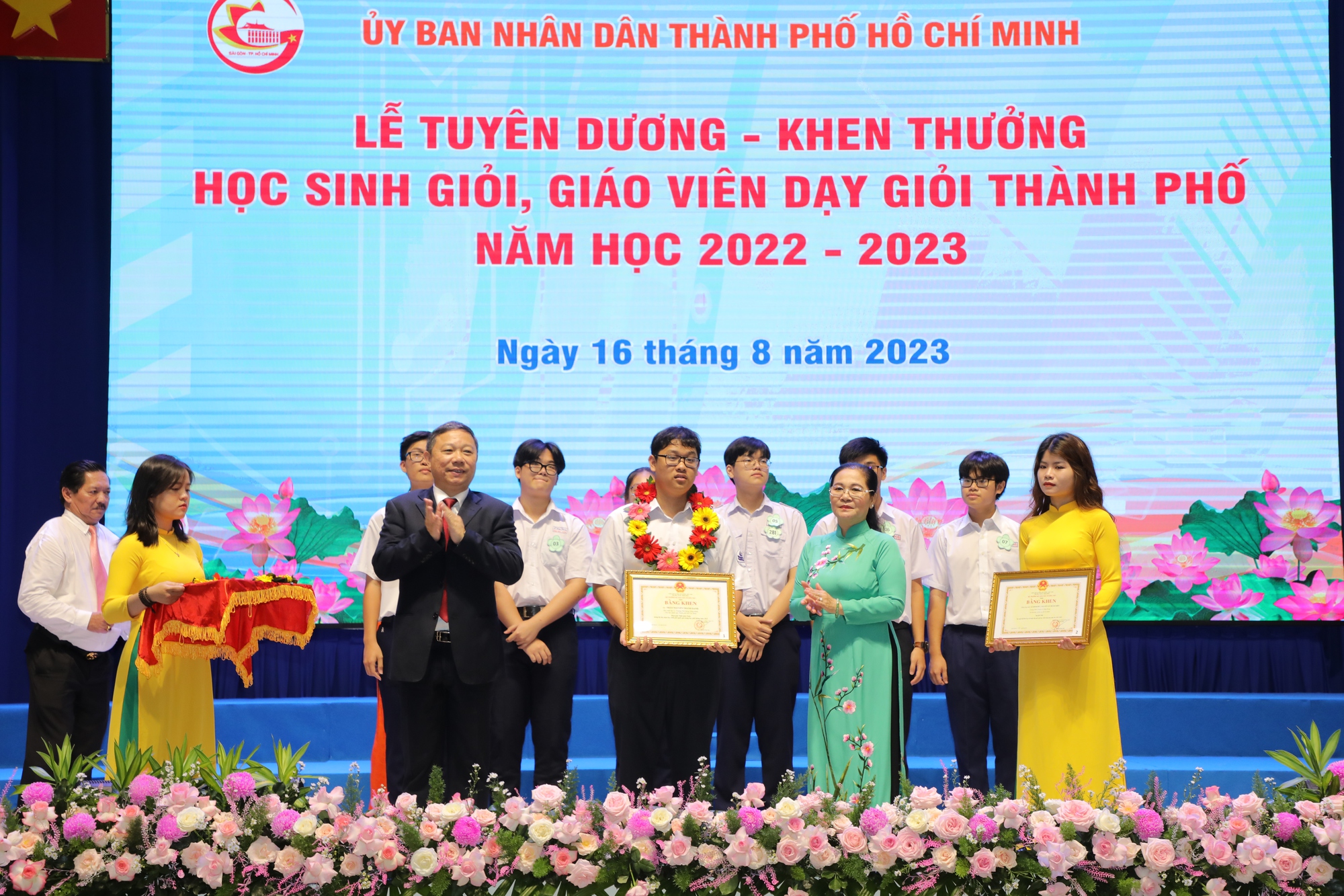 TP HCM tuyên dương 458 học sinh, giáo viên giỏi