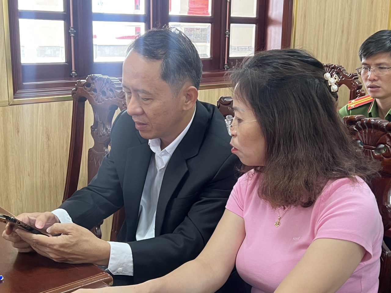 TP HCM: Nhiều người gặp rắc rối tại s&acirc;n bay sau khi... phẫu thuật thẩm mỹ! - Ảnh 2.