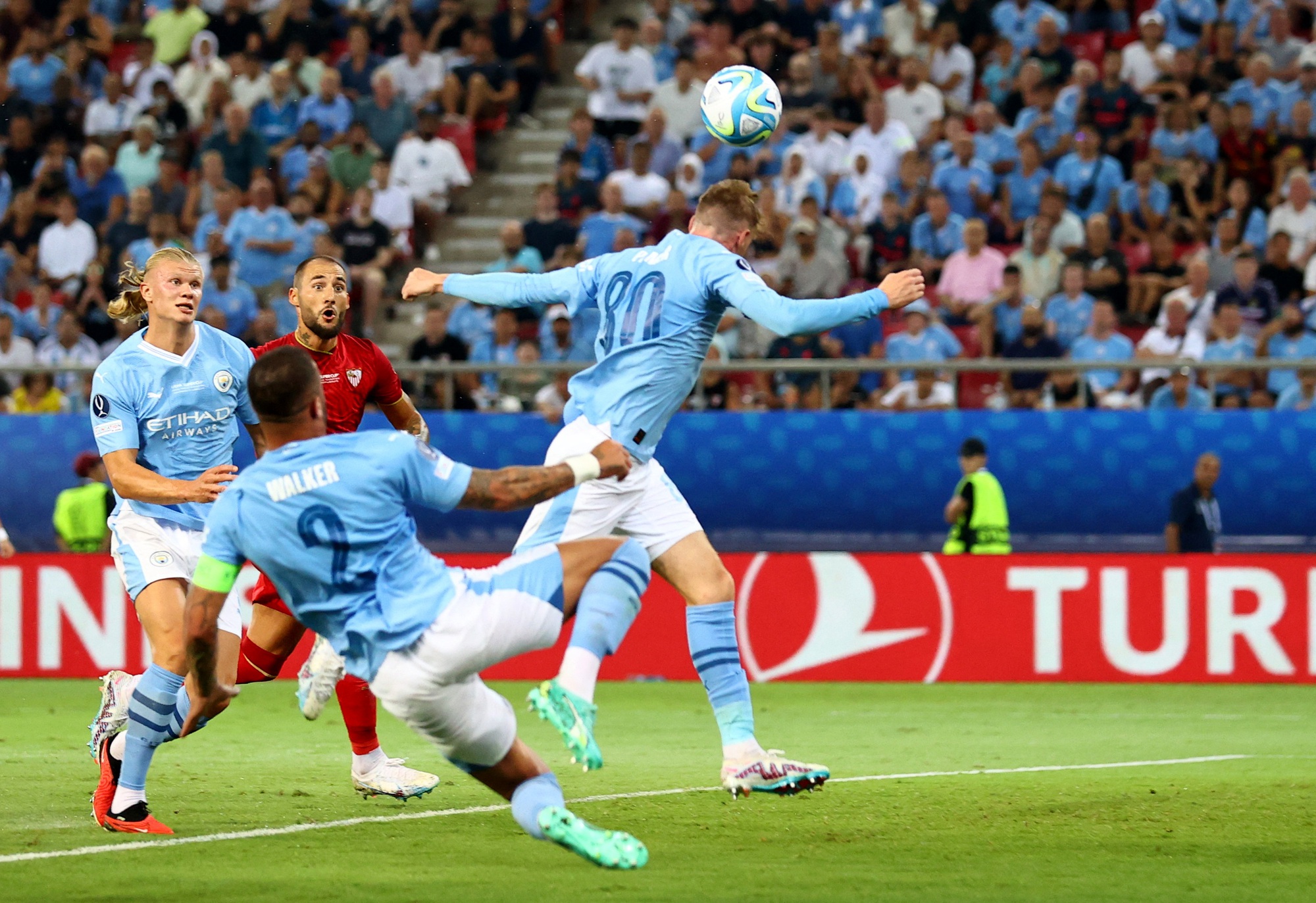 Ngược d&ograve;ng thắng tr&ecirc;n chấm lu&acirc;n lưu, Man City lần đầu đoạt Si&ecirc;u c&uacute;p ch&acirc;u &Acirc;u - Ảnh 5.