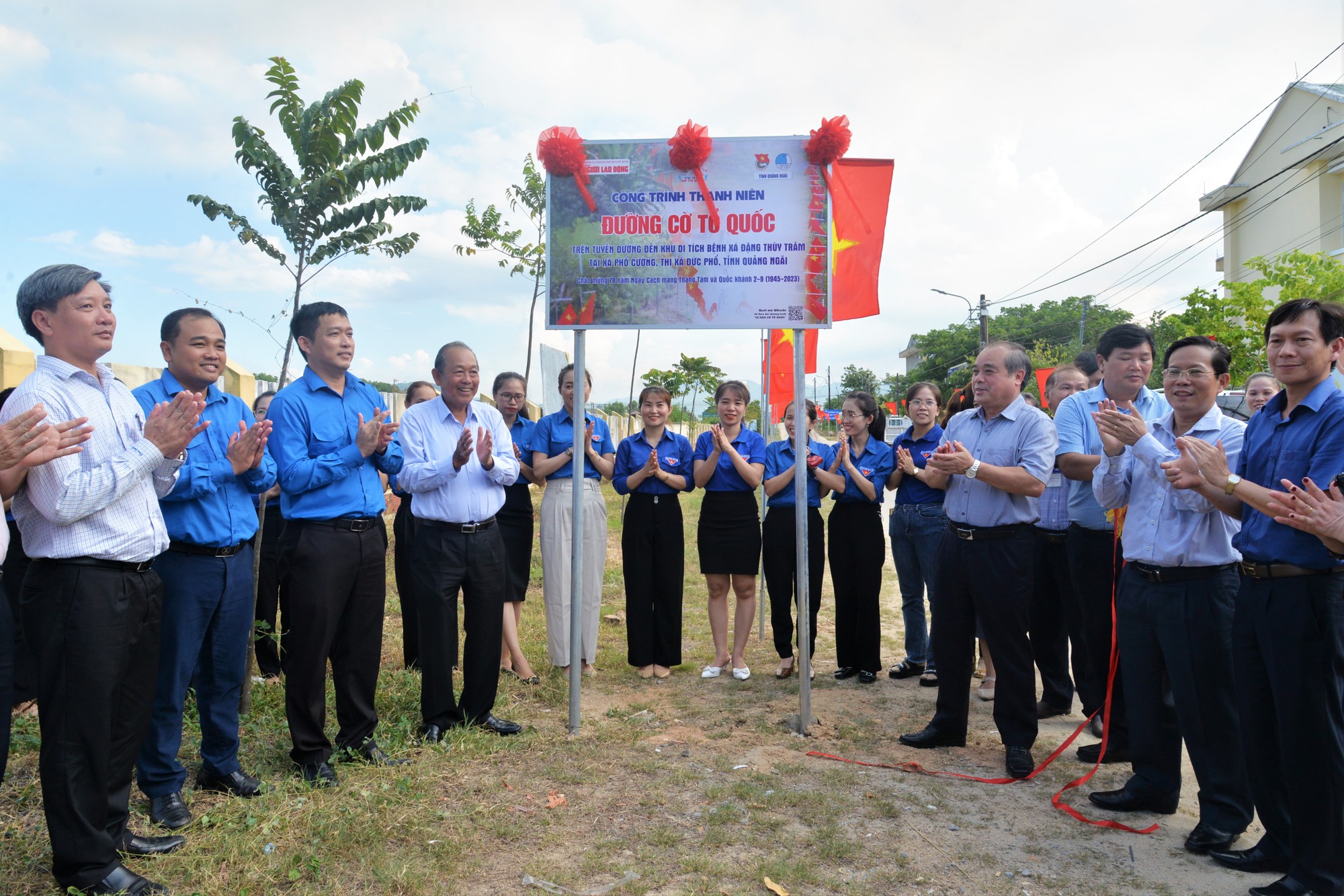 Khánh thành Đường cờ Tổ quốc đầu tiên tại Quảng Ngãi - Ảnh 3.