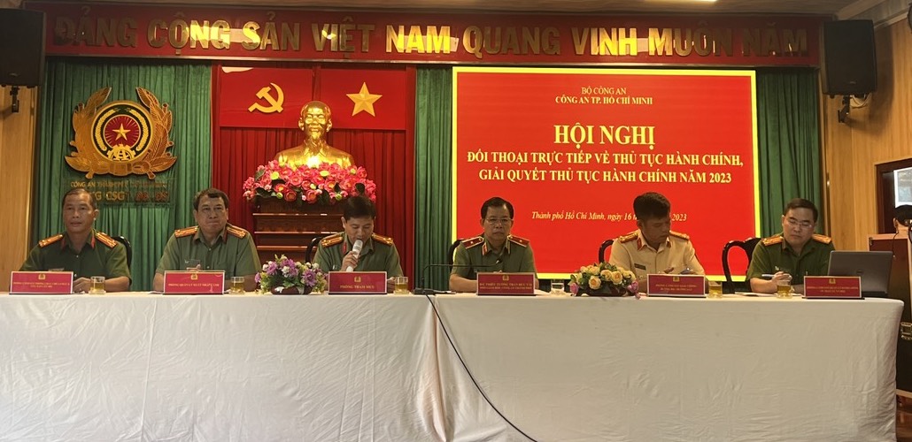 TP HCM: Nhiều người gặp rắc rối tại s&acirc;n bay sau khi... phẫu thuật thẩm mỹ! - Ảnh 1.
