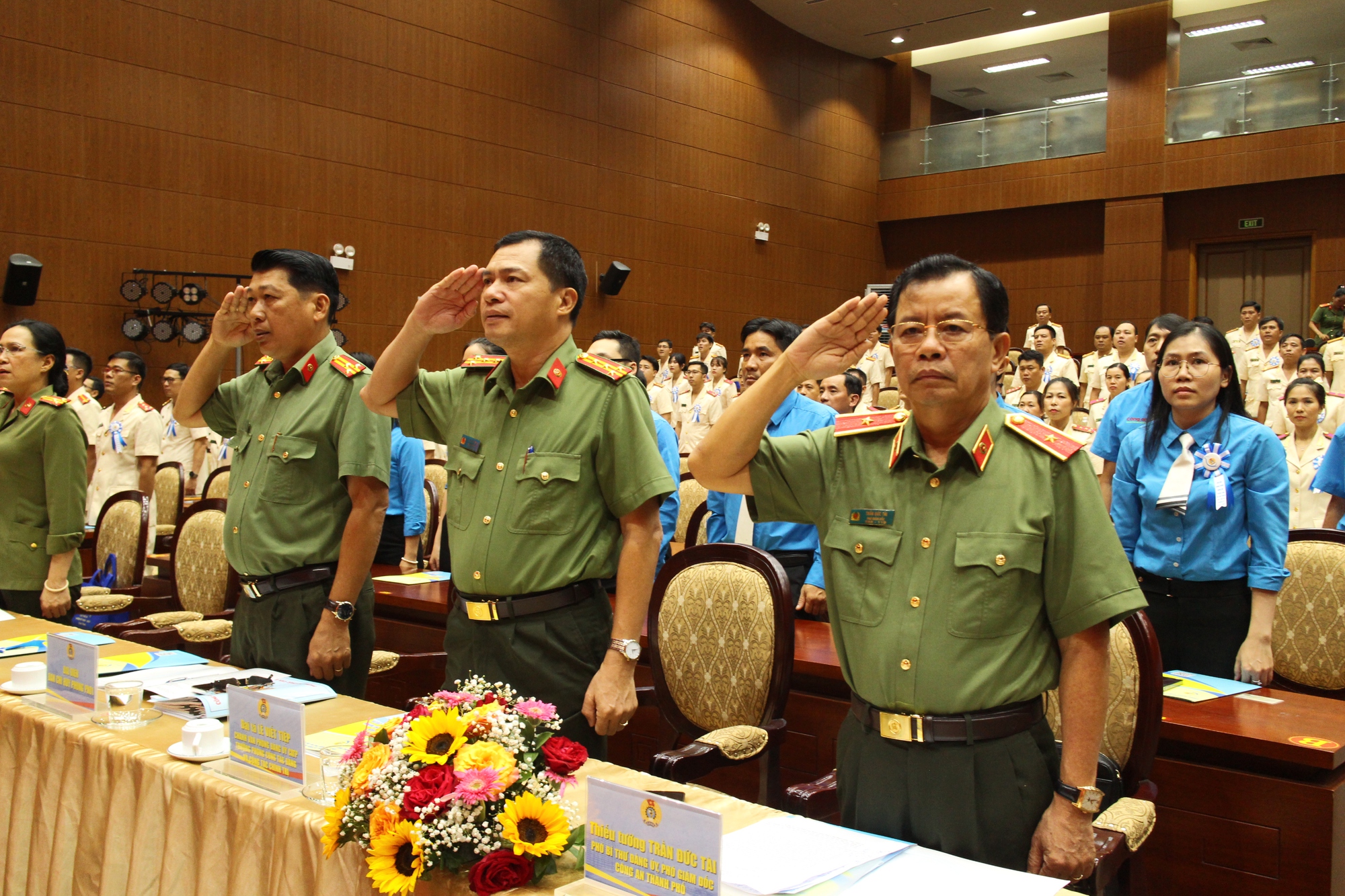 Nâng cao bản lĩnh chính trị, trình độ chuyên môn cho đoàn viên - Ảnh 4.